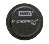 Tag HID MicroProx. (H10301 26-bitowy format Wiegand). Szary ze standardową grafiką HID i samoprzylepnym tyłem. Sekwencyjne dopasowywanie numeracji kart wewnętrznych / zewnętrznych (druk atramentowy). Zamów w wielokrotnościach 100. (Przy zamawianiu należy 